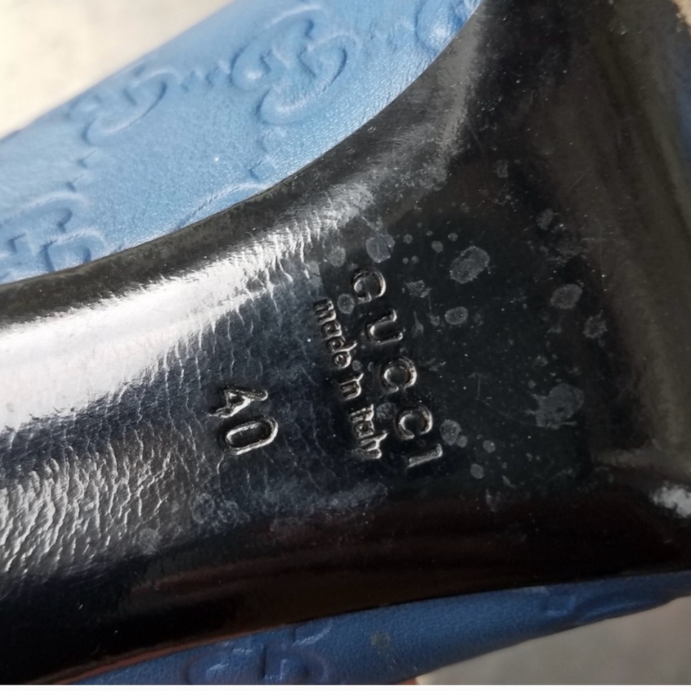 Gucci Embossed Blue Peep-Toe Heels - Picture 2 of 5
